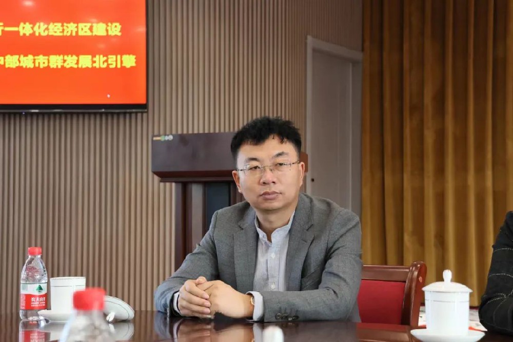王海星  山西省中小企業(yè)發(fā)展促進(jìn)會(huì)副會(huì)長(zhǎng)  浩宸建設(shè)科技有限公司總經(jīng)理 王海星  山西省中小企業(yè)發(fā)展促進(jìn)會(huì)副會(huì)長(zhǎng)  浩宸建設(shè)科技有限公司總經(jīng)理