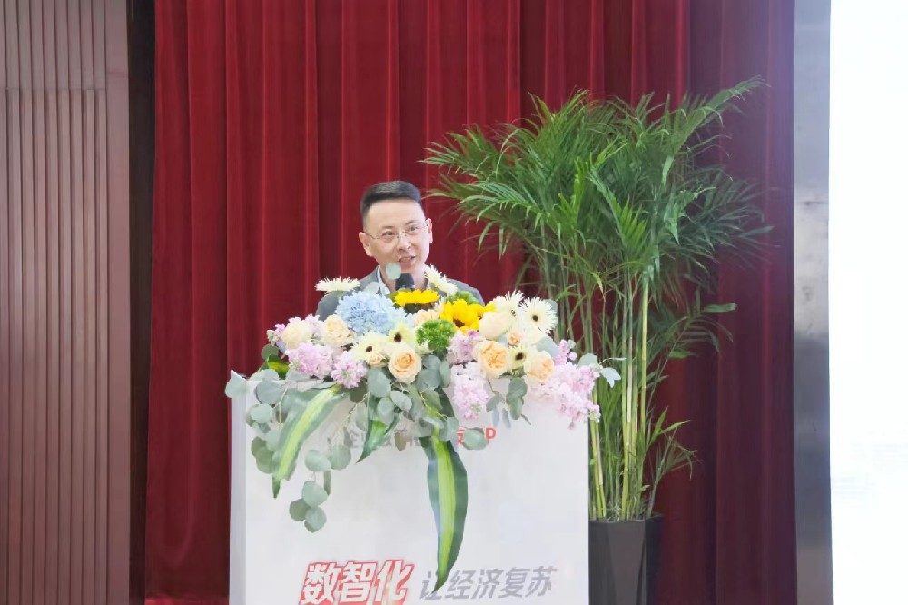 梁繼東 副會(huì)長(zhǎng)  用友網(wǎng)絡(luò)科技股份有限公司 梁繼東 副會(huì)長(zhǎng)  用友網(wǎng)絡(luò)科技股份有限公司